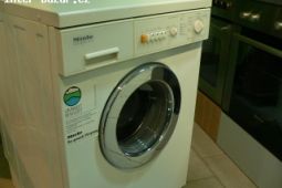 Miele novotronic - W 715 - 1400 ot.