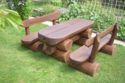 Dřevěný zahradní nábytek 